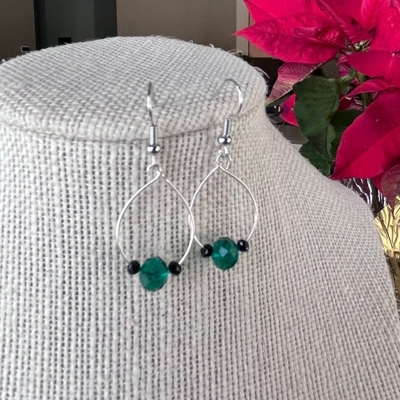 💚Handmade Earrings 💚 - Picture 6 of 7